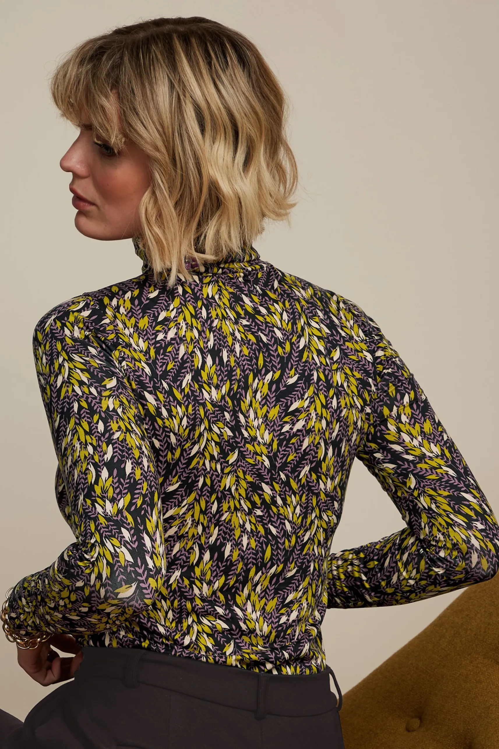 Betsy Rollneck Top Osio